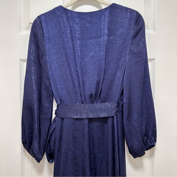 Gal Meets Glam “Jennifer” Long Sleeve Satin Wrap Midi Dress Navy Size 2 - Picture 10 of 13